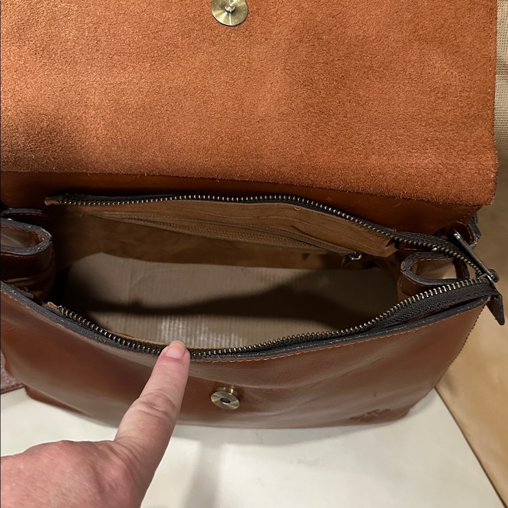 Patricia Nash Unique Brown Leather Handbag with tassel - Picture 5 of 12